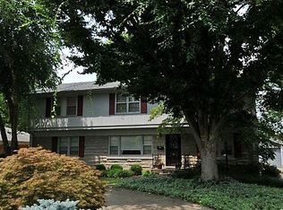 4405 Dannywood Rd, Saint Regis Park, KY 40220