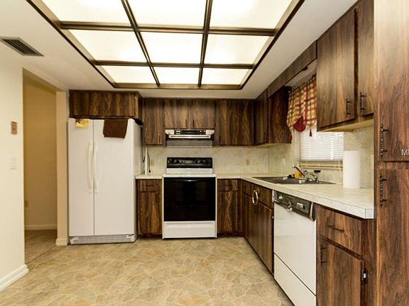3rd image of 3870 Park Ave