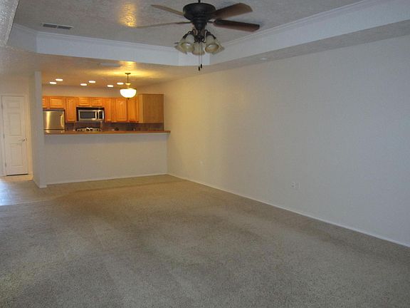 2nd image of 2104 Dove Ln #1