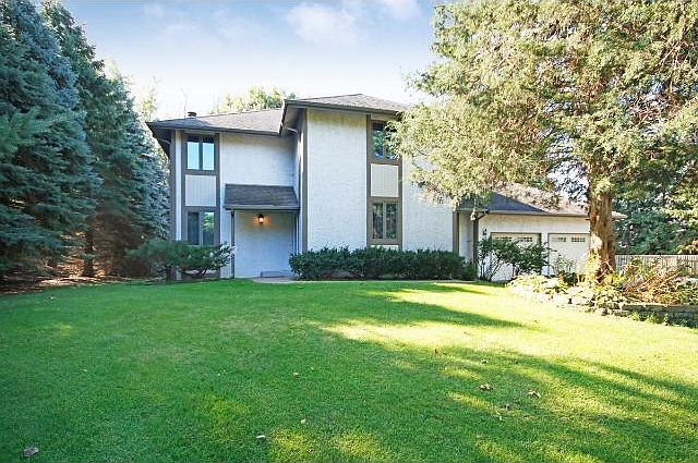 1st image of 1090 Lake Oaks Dr