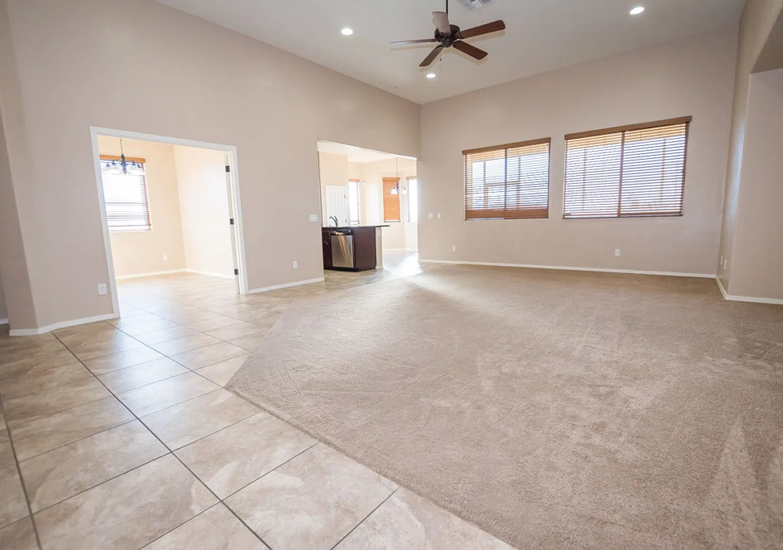 Beautiful Home with 4 Bedrooms, 2 Bath, 3 Car Garage, Central A/C — Photo 4
