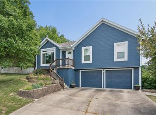 1011 NW 71st Ct, Kansas City, MO 64118