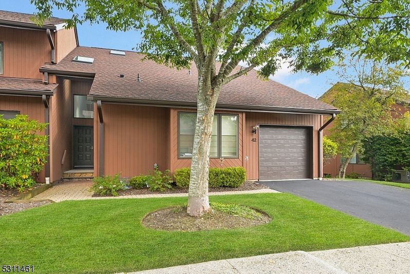 1st image of 42 Sullivan Dr