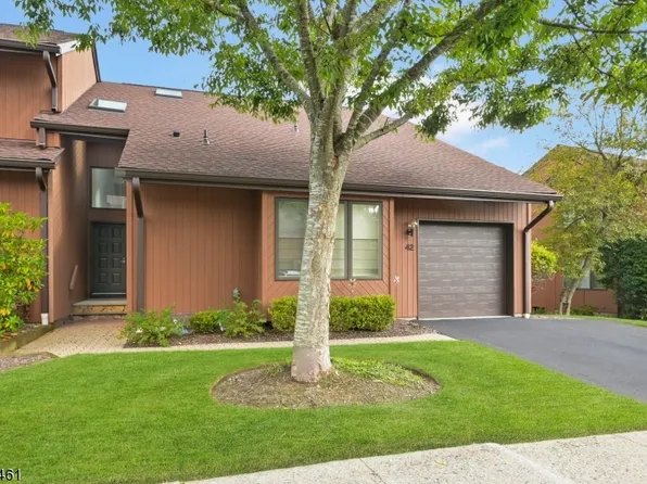 42 Sullivan Dr, West Orange Twp., NJ 07052