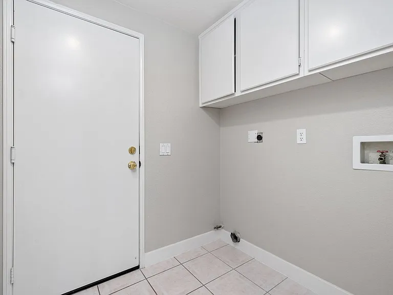 7996 Cicada Ct — Photo 12