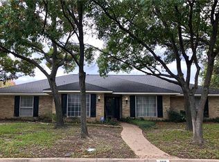 2816 Augusta Ln, Arlington, TX 76012