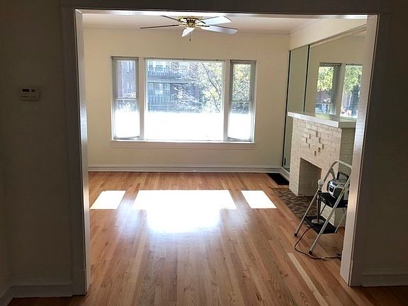 4th image of 2510 W Hutchinson St #1EE