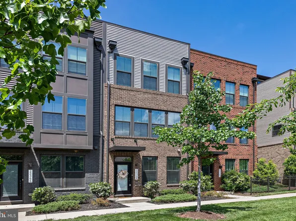 22364 Lucas Ter, Ashburn, VA 20148