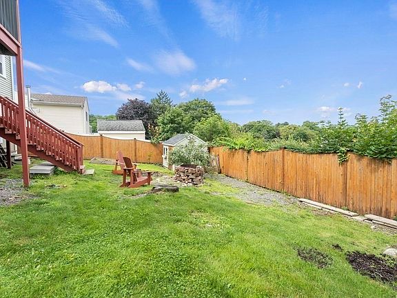 5th image of 12 Murdock Dr