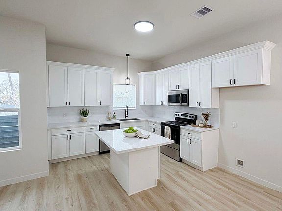 2nd image of 326 Clearwater C D St #C