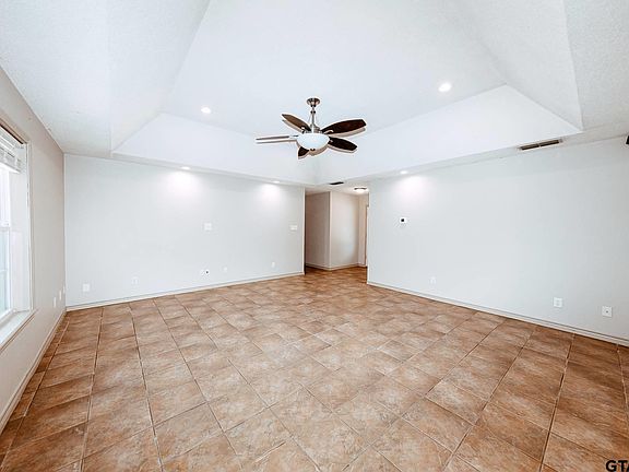 4th image of 10095 Pine Tree Rd