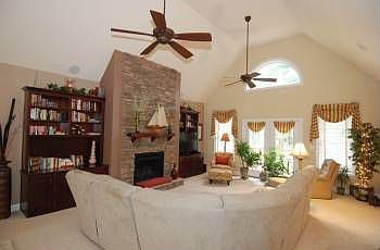 4th image of 1927 Governors Pointe Dr