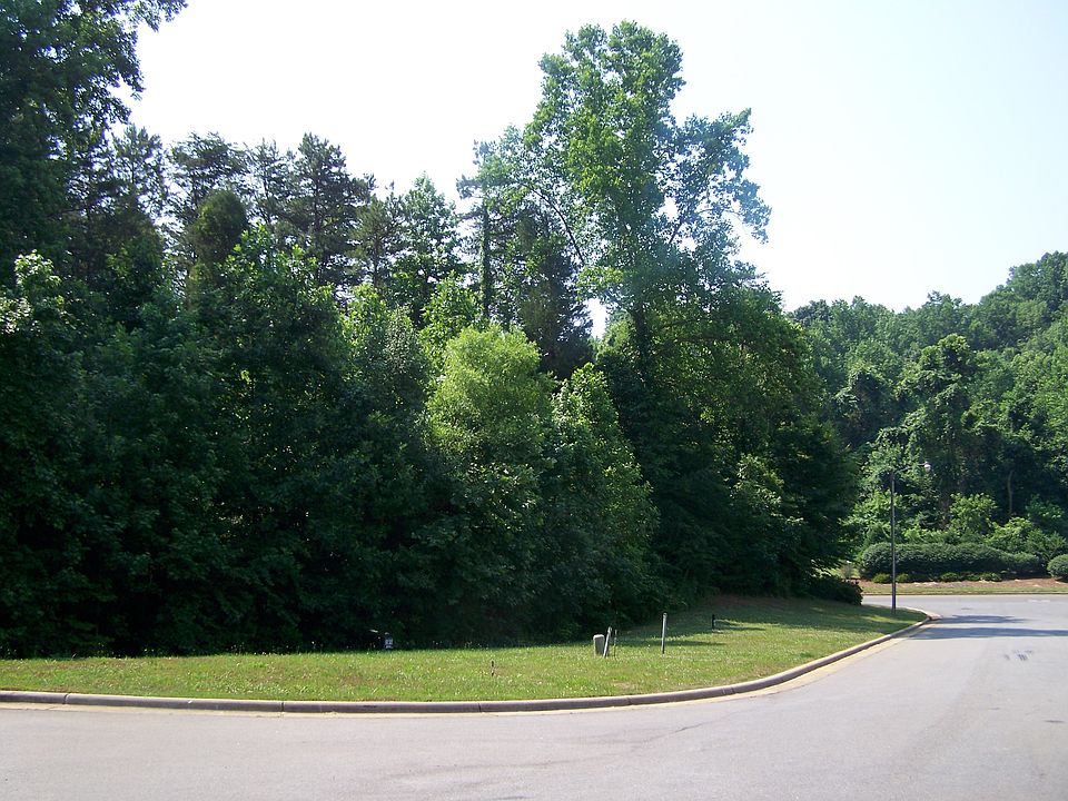 2nd image of 1001 Lissa Anne Ln