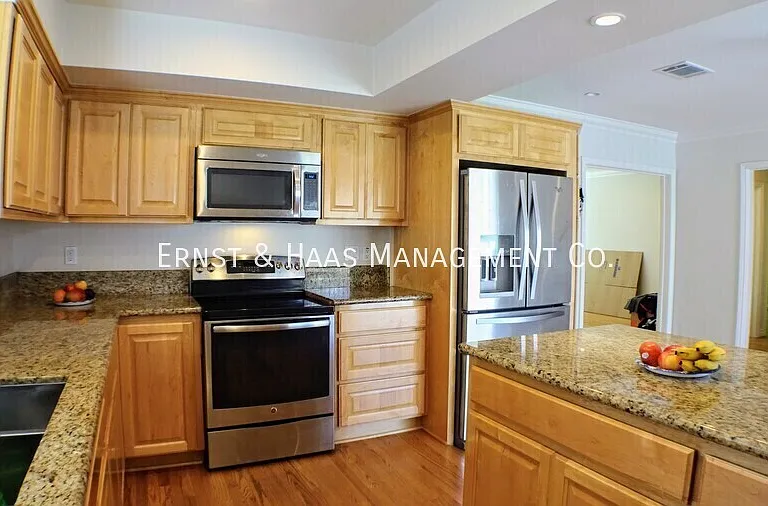 2953 Silva St — Photo 12