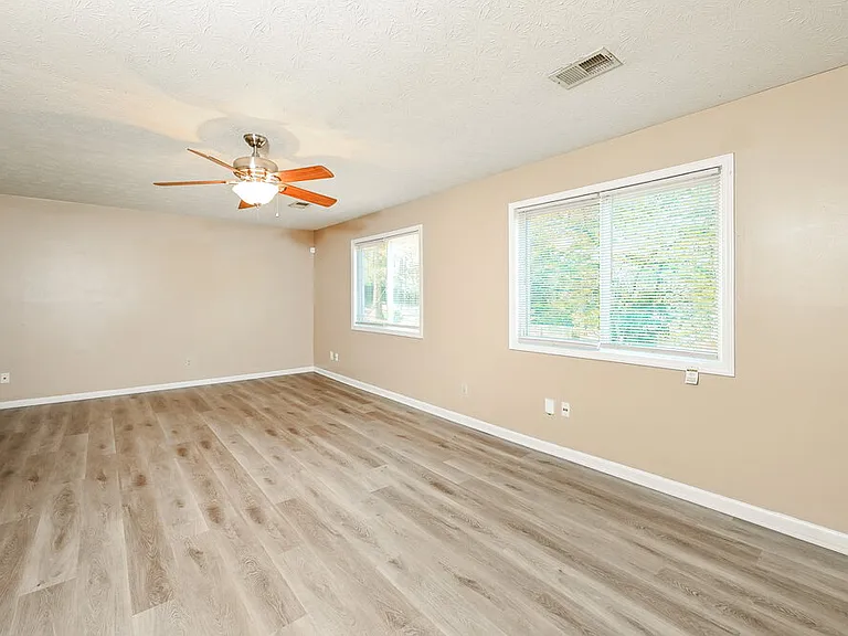 5088 Phillip Ct — Photo 9