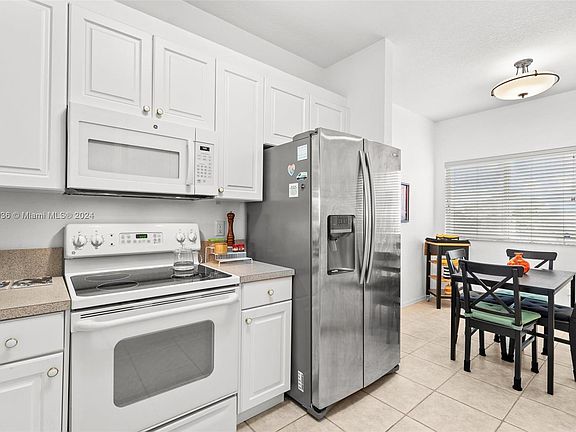 5th image of 7725 Yardley Dr APT 413