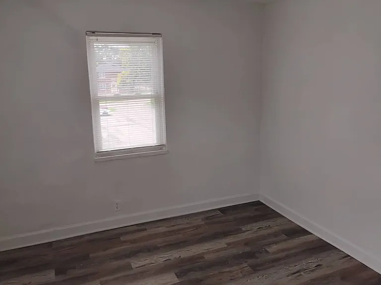 238 E Beechwood Ave — Photo 25