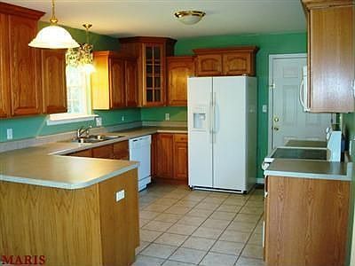 5th image of 5 Plum Ln
