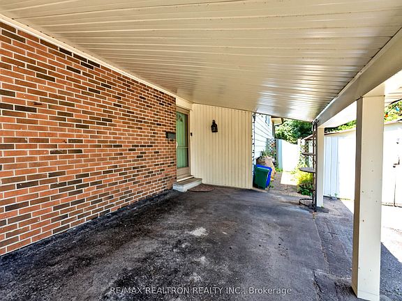 5th image of 34 Taunton Rd W