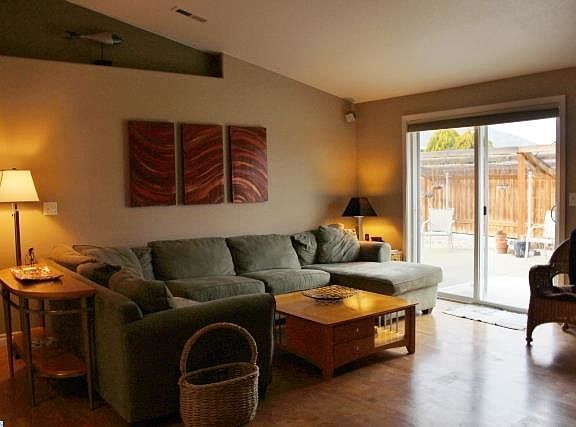 3rd image of 7911 Langara Dr