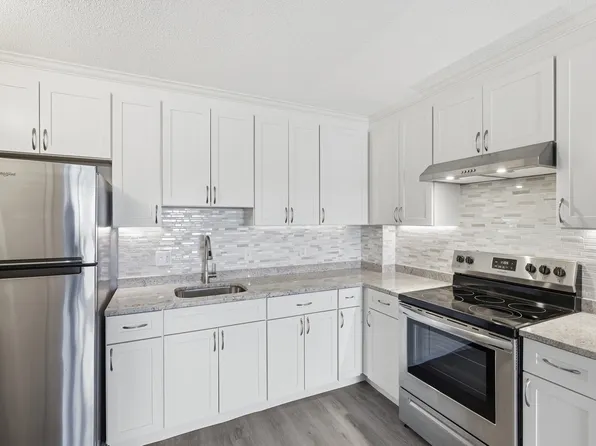 164 Galen St APT 62, Watertown, MA 02472
