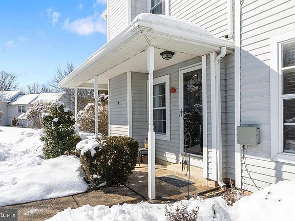 3rd image of 41 Eaton Ct #129