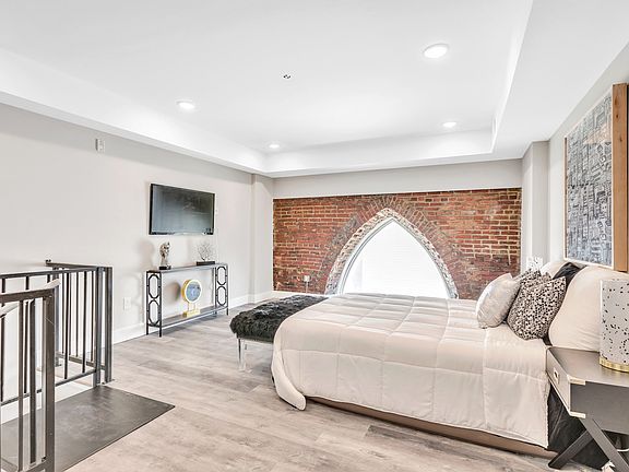 4th image of 1743 N 22nd St #2004C