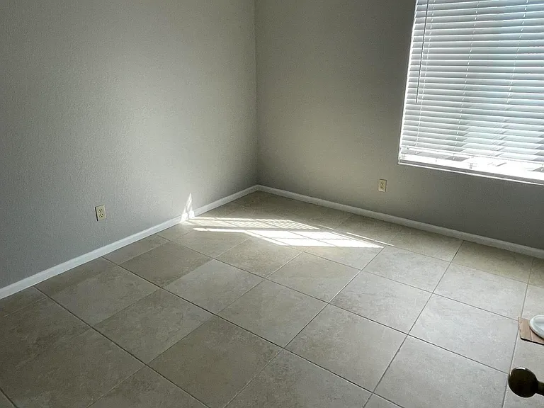 456 E Silver Creek Rd — Photo 22