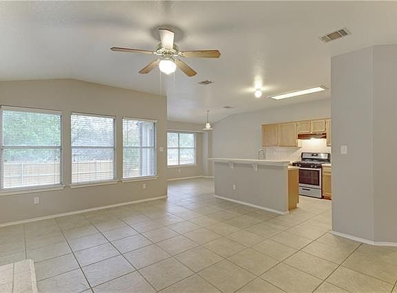 5th image of 1406 Royce Ln