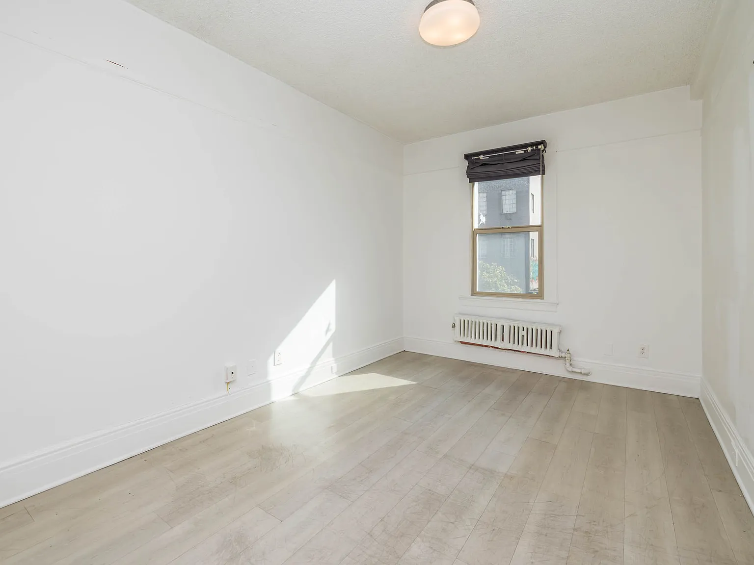 Studio, 220 sqft, $1,395 — Photo 1