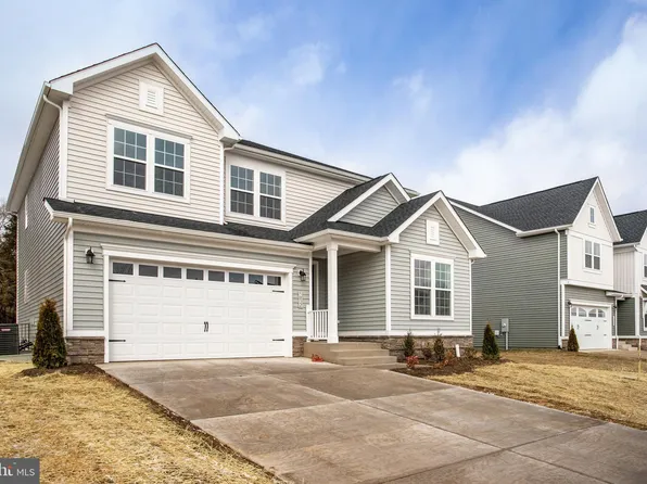 5032 Gray Fox Dr, Bealeton, VA 22712