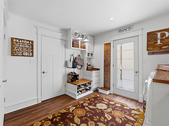 2nd image of W3907 Silica Rd