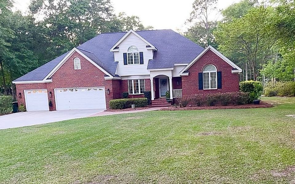 1st image of 320 Hunt Club Rd