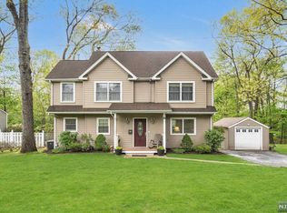 78 Oak Ave, Park Ridge, NJ 07656