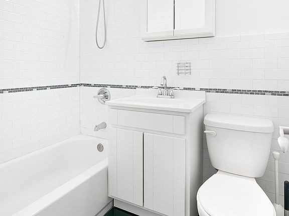 4th image of 342 E 81st St #3C