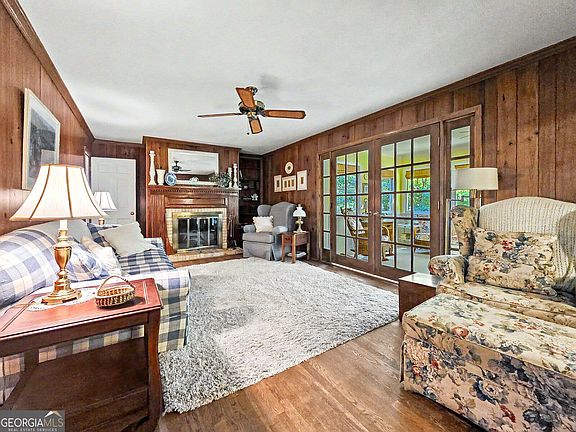 4th image of 3479 Castleridge Dr