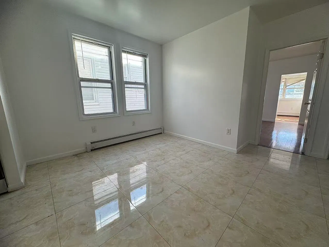 4 bed, 1100 sqft, $3,200 — Photo 2