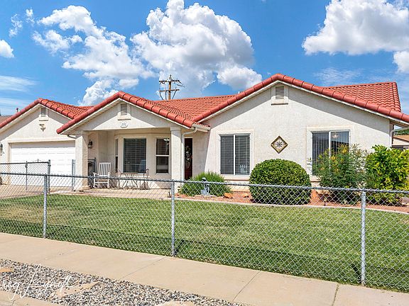 2nd image of 528 N Prickly Pear Dr