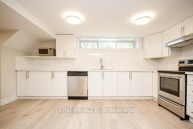 2430 Iris St #B — Photo 7