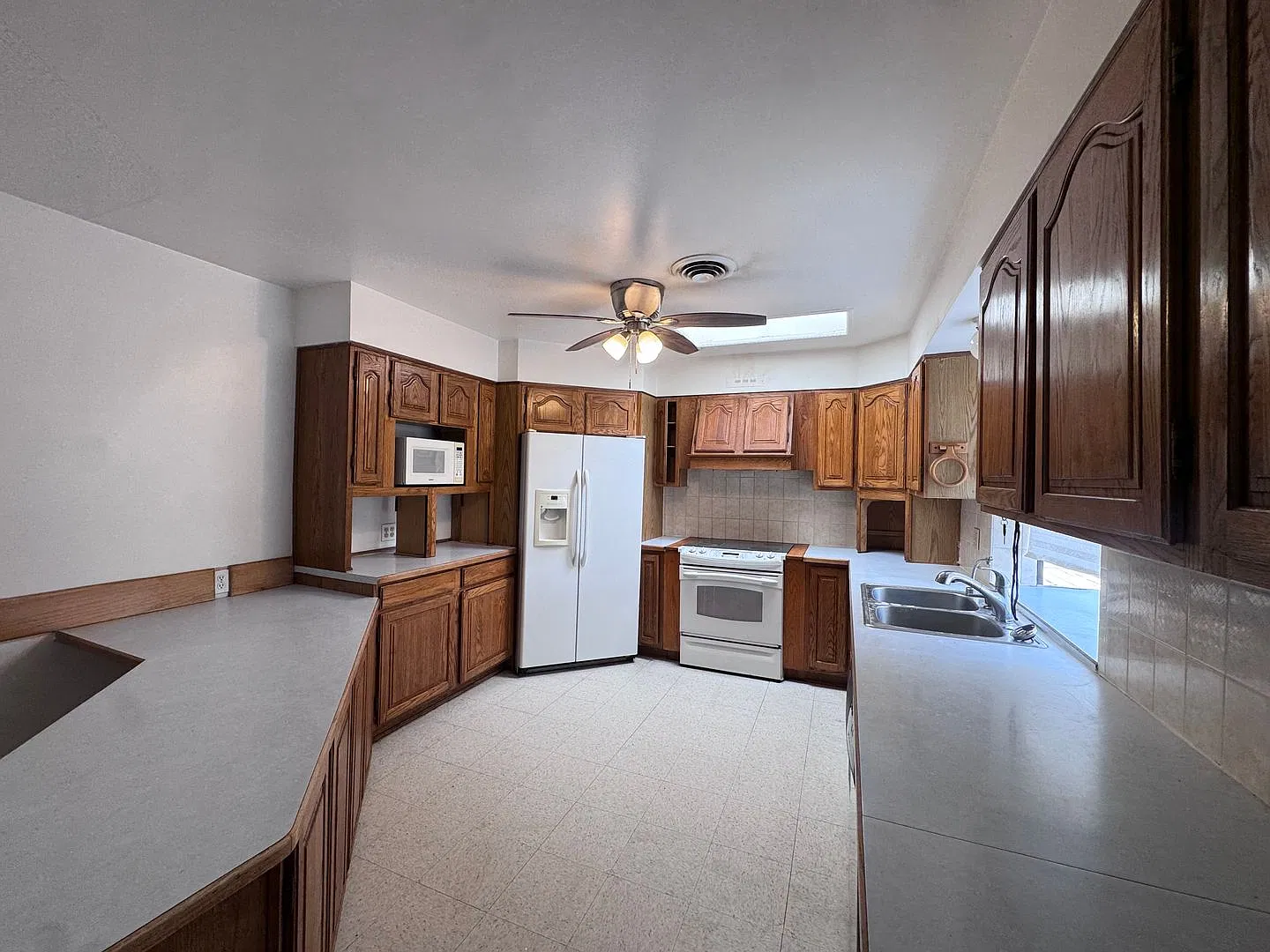 One of A Kind Bosque Farms Home! — Photo 3
