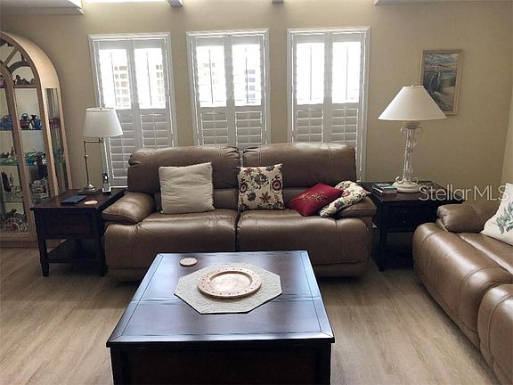 4th image of 414 Creekview Dr