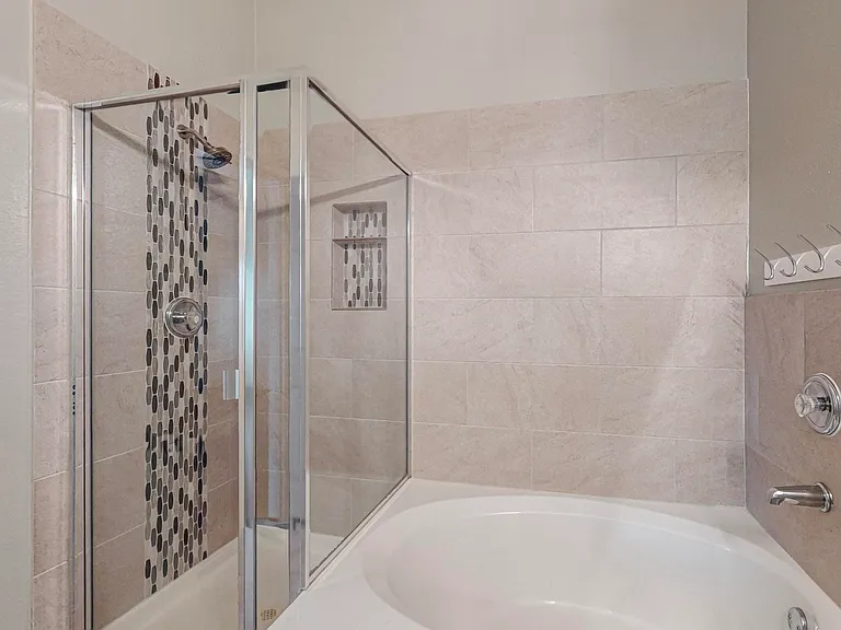 11501 Lauren Way — Photo 16