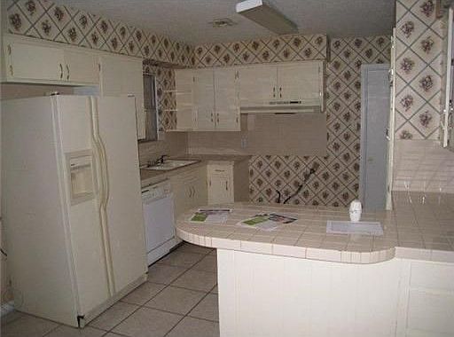 4th image of 4617 Janssen Dr