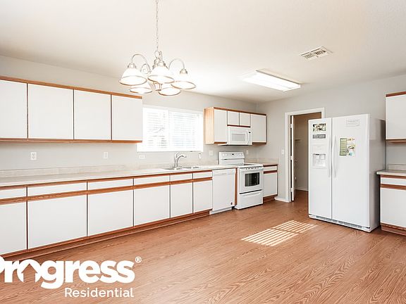 4th image of 2287 E Peach Tree Dr