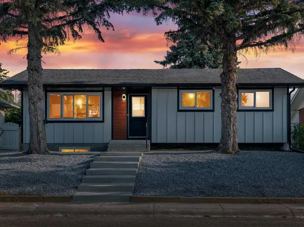 808 S Avonlea Pl SE, Calgary, AB T2H 1W3