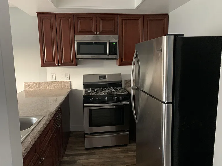 1243 Fedora St #5 — Photo 4