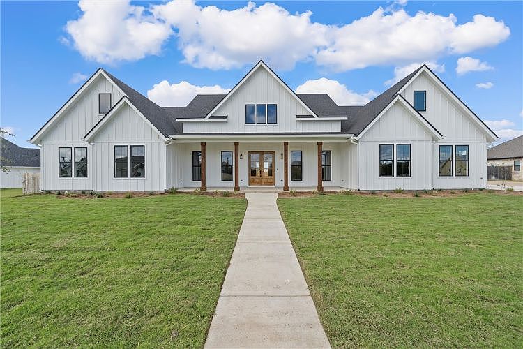 1st image of 217 Wycliff Dr