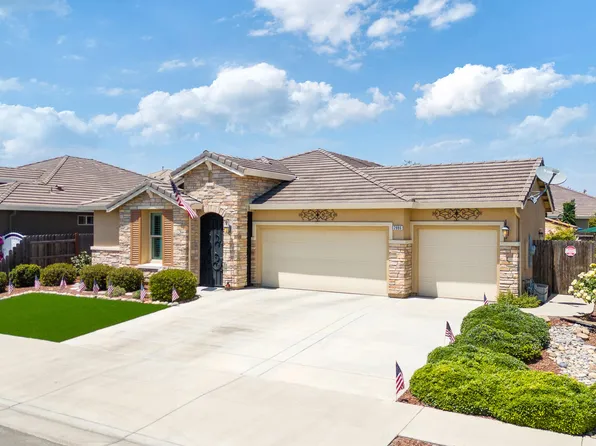 2886 Bell Port Avenue, Tulare, CA 93274