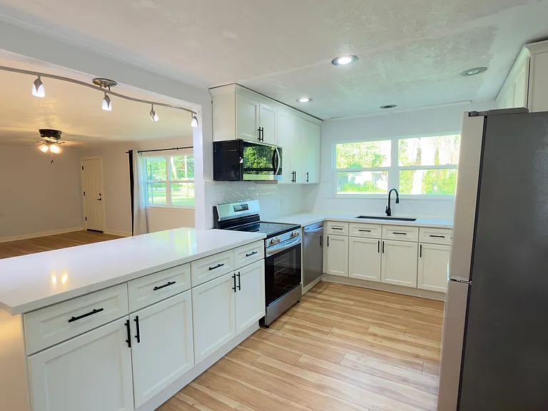 501 Mills Ave — Photo 13