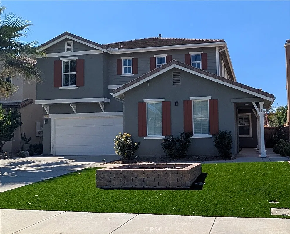 4 bed, 2822 sqft, $4,000 — Photo 2
